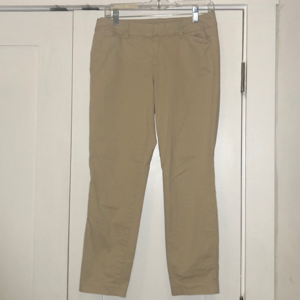 Tan/beige khaki pants